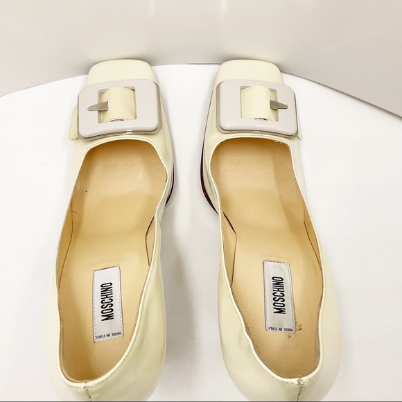 💕HP💕🆕{MOSCHINO}Patent Leather Pump with Buckle - Picture 6 of 16